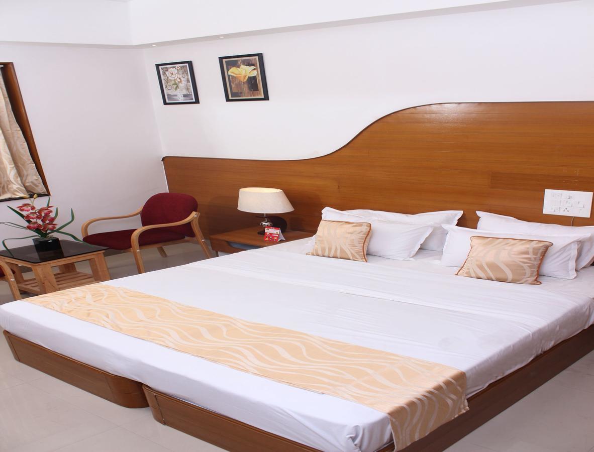 Oyo 1998 Hotel Nityotsava Residency Mysore Exterior foto